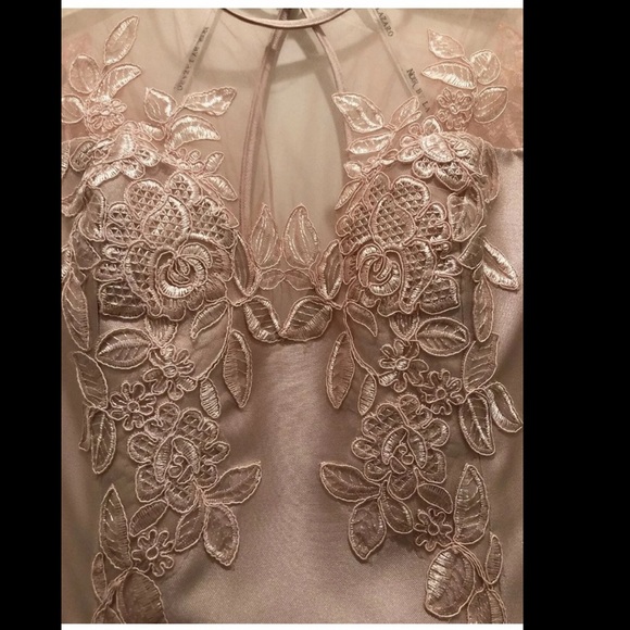 Beautiful Lazaro gown - Picture 5 of 8